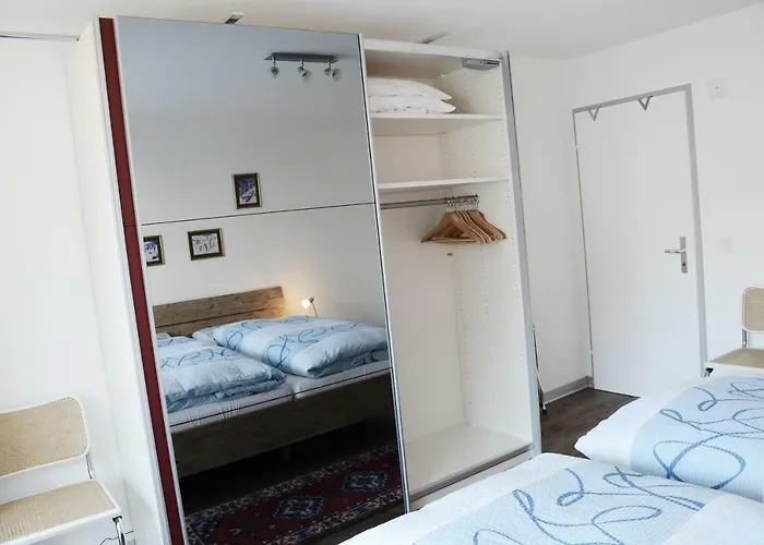 アパート ハウス ビクトリア A *